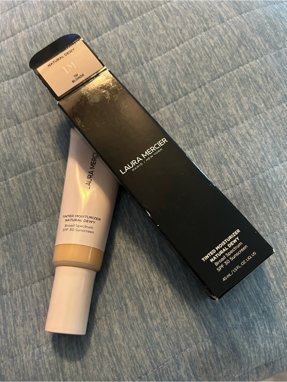 Laura Mercier Natural Dewy Tinted Moisturizer - Ivory/Light Cream 1 Blonde NIB